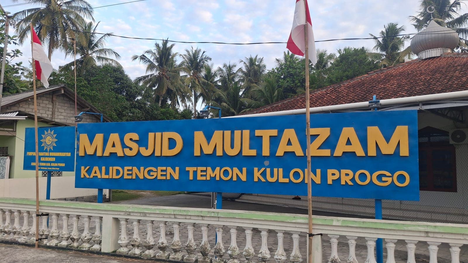 Masjid Multazam tampak depan